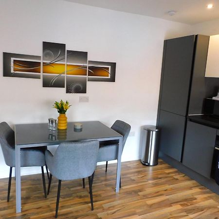 Newly Refurbished 1 Bed Apt In Hamilton Close To Station And Local Amenities Eksteriør billede